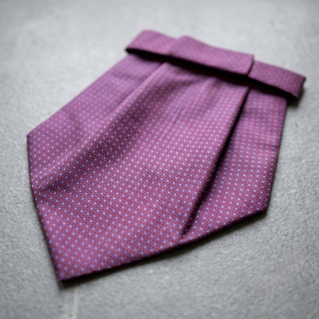 Elegant Burgundy Patterned Cravat